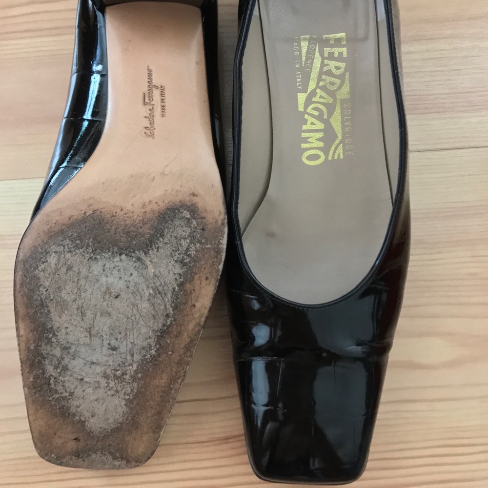 Vintage Salvatore Ferragamo black heels